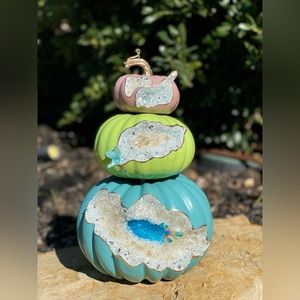 Geode 3-tiered Pumpkin